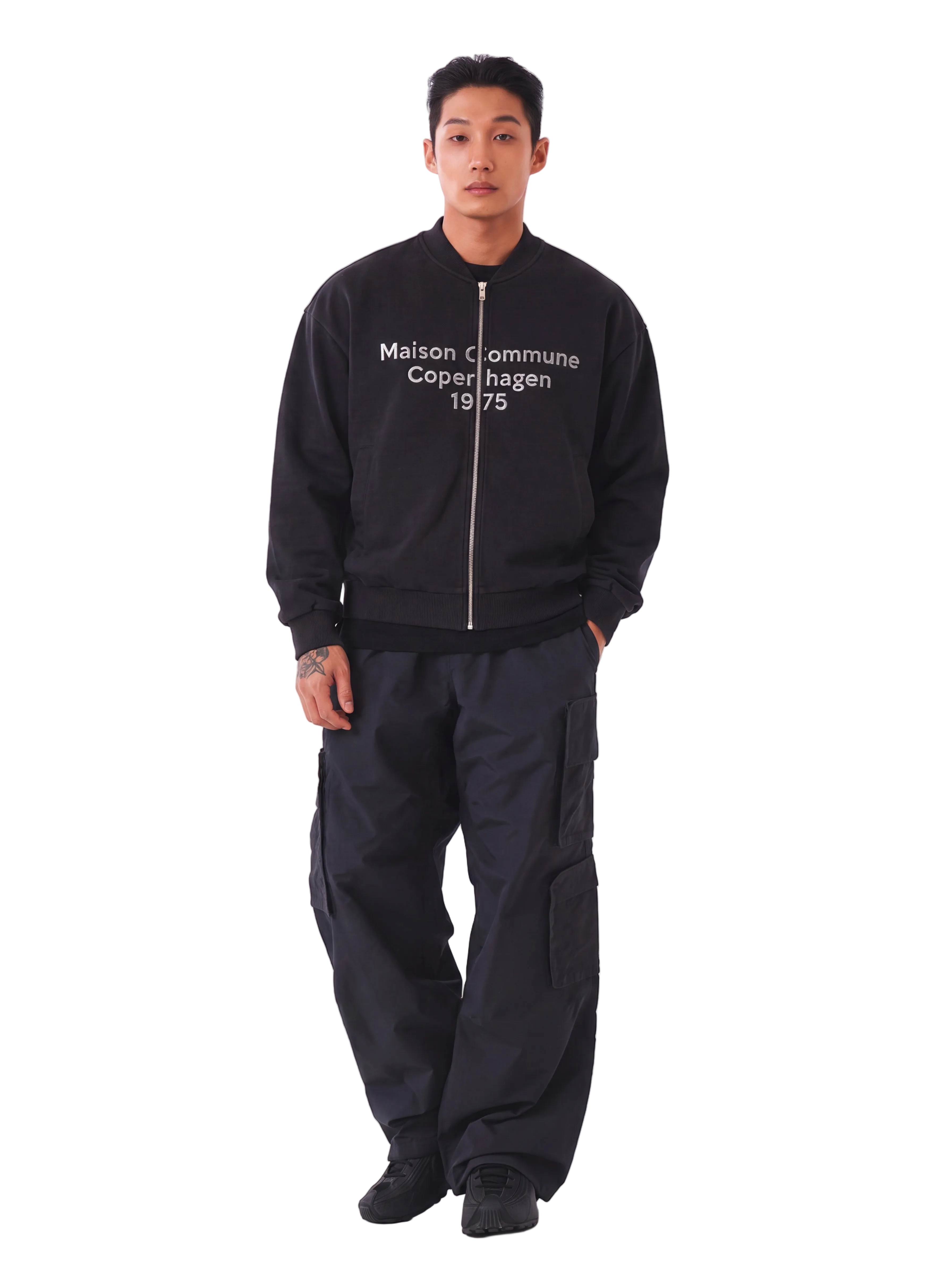 MC*** 002 ZIP UP